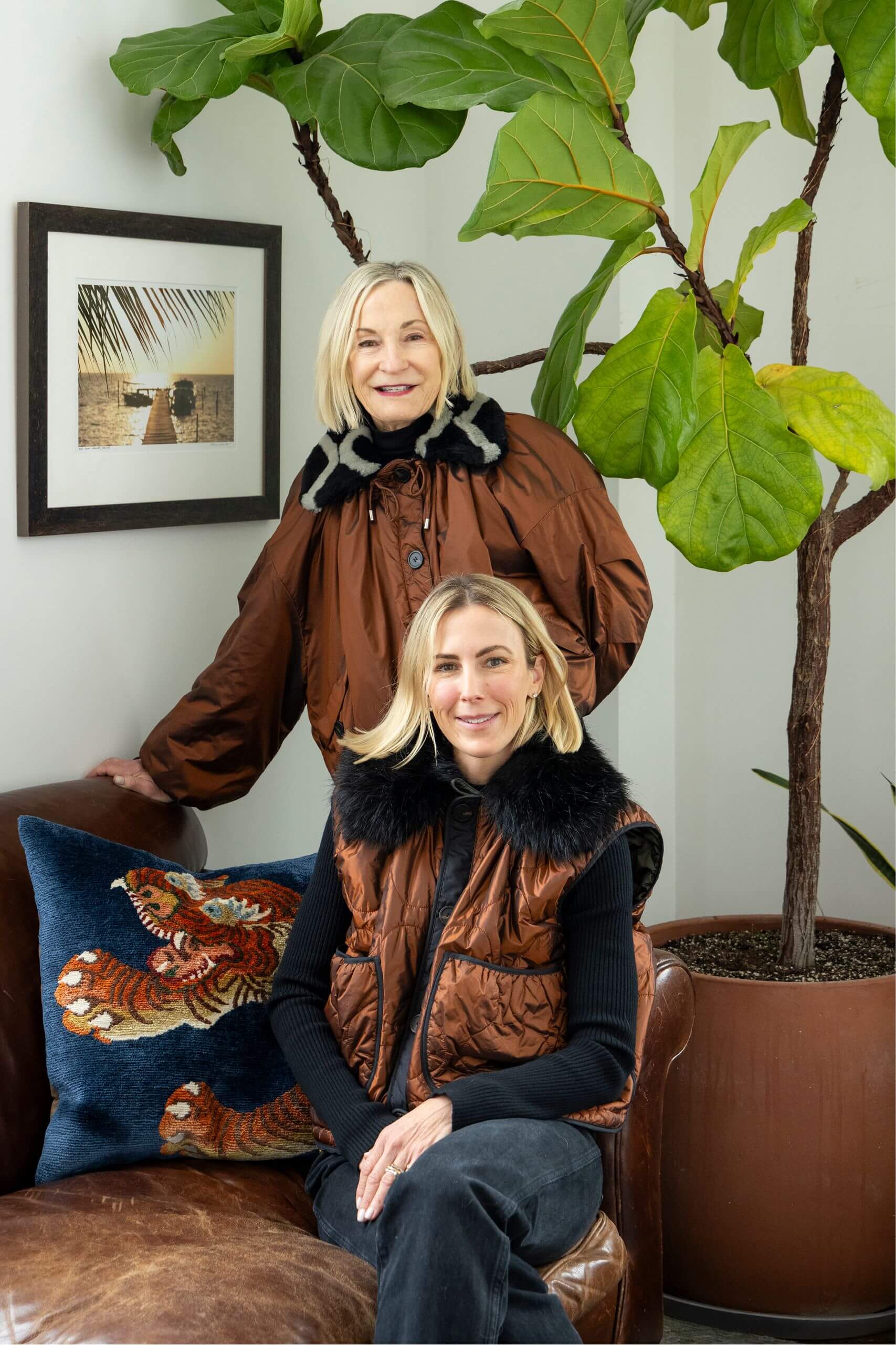 Joan and Ally King Marfa Stance(00)