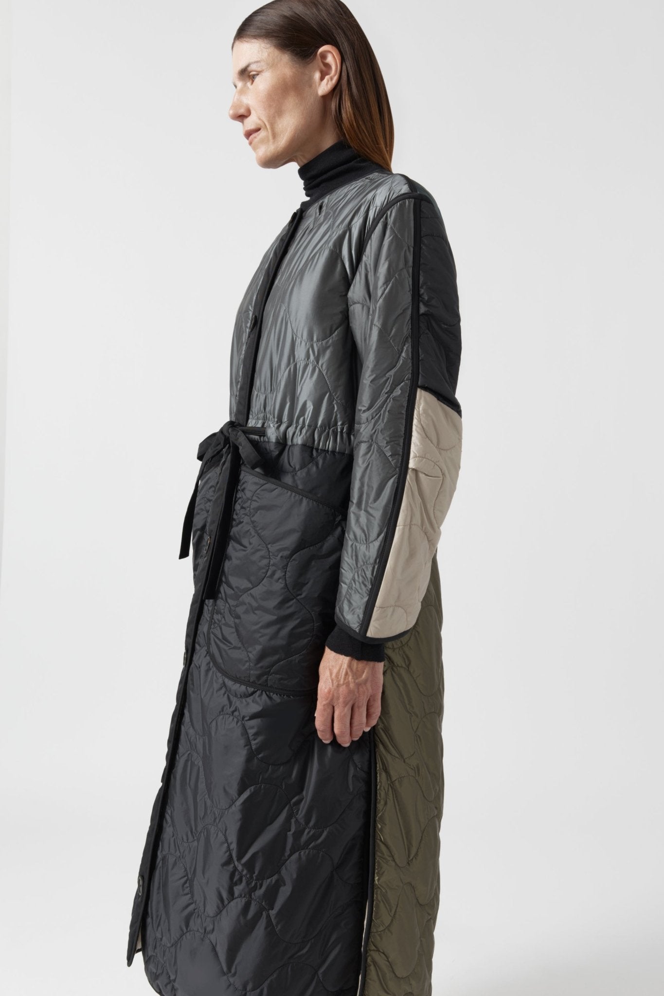 Signature Patchwork Long Quilt - Anthracite & Mineral Green / Dove Grey