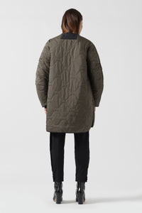 Signature Quilt - Navy / Dark Olive