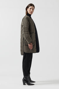 Signature Quilt - Navy / Dark Olive
