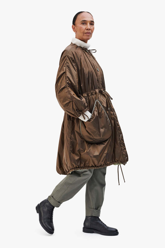 Reverse Model Image