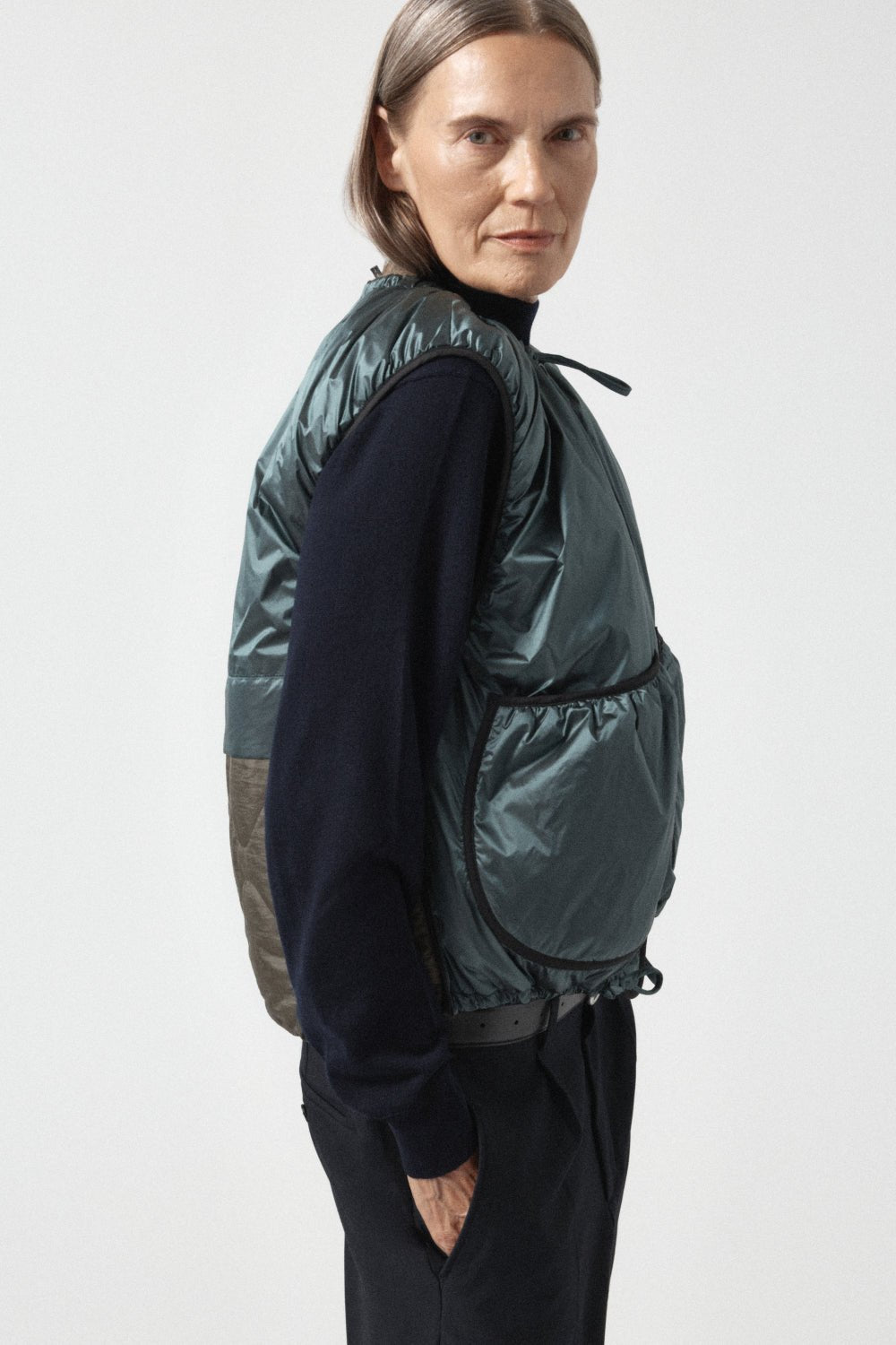 Parachute Quilted Vest - Black / Mineral Green