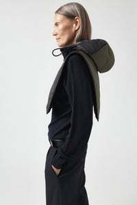 Quilted Zip Hood - Black / Mineral Green