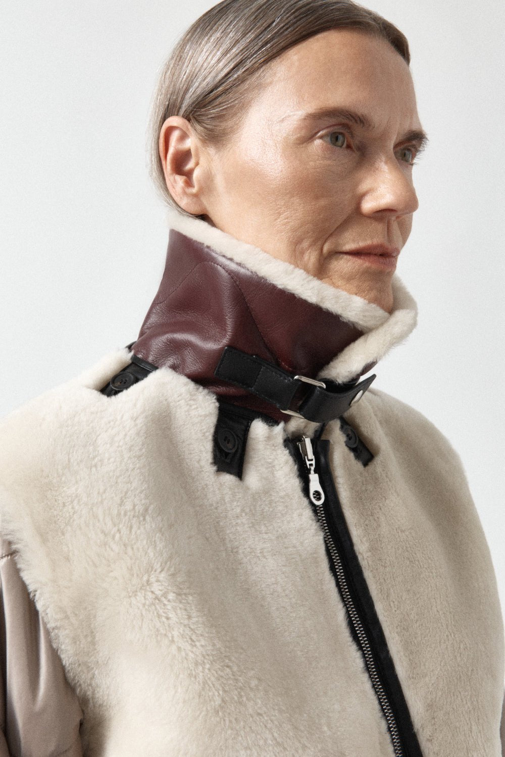 Aviator Shearling Latch Collar - Pebble / Oxblood