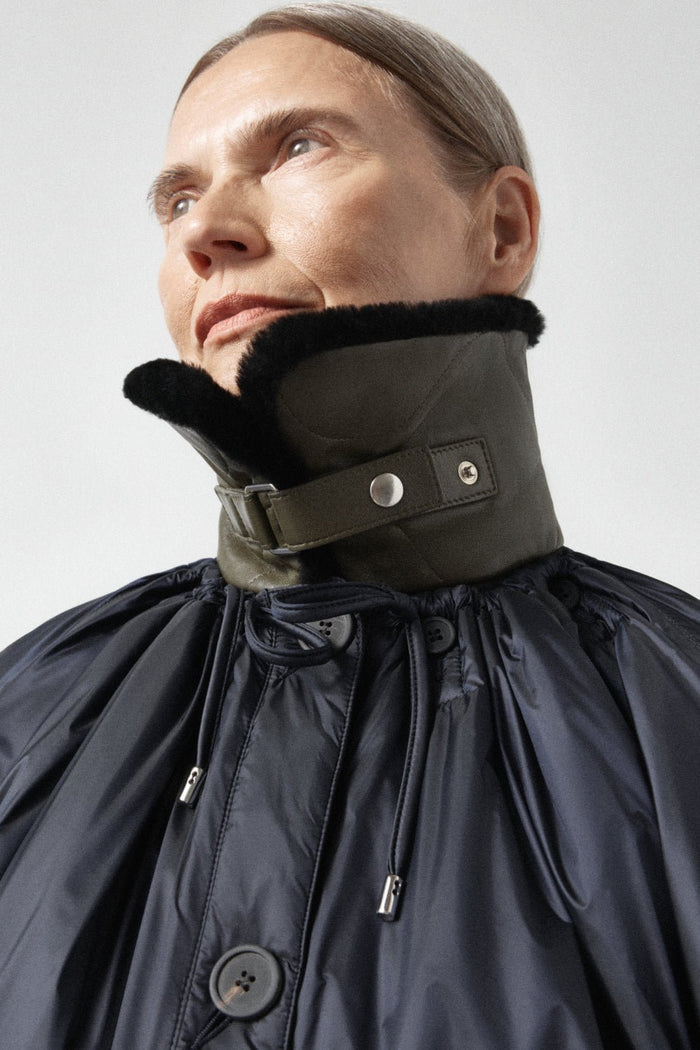 Aviator Shearling Latch Collar - Black / Dark Olive