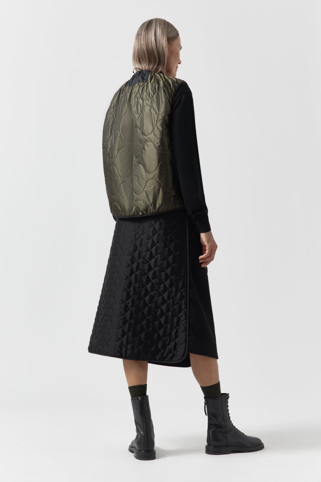 Parachute Quilted Vest - Dark Olive / Midnight