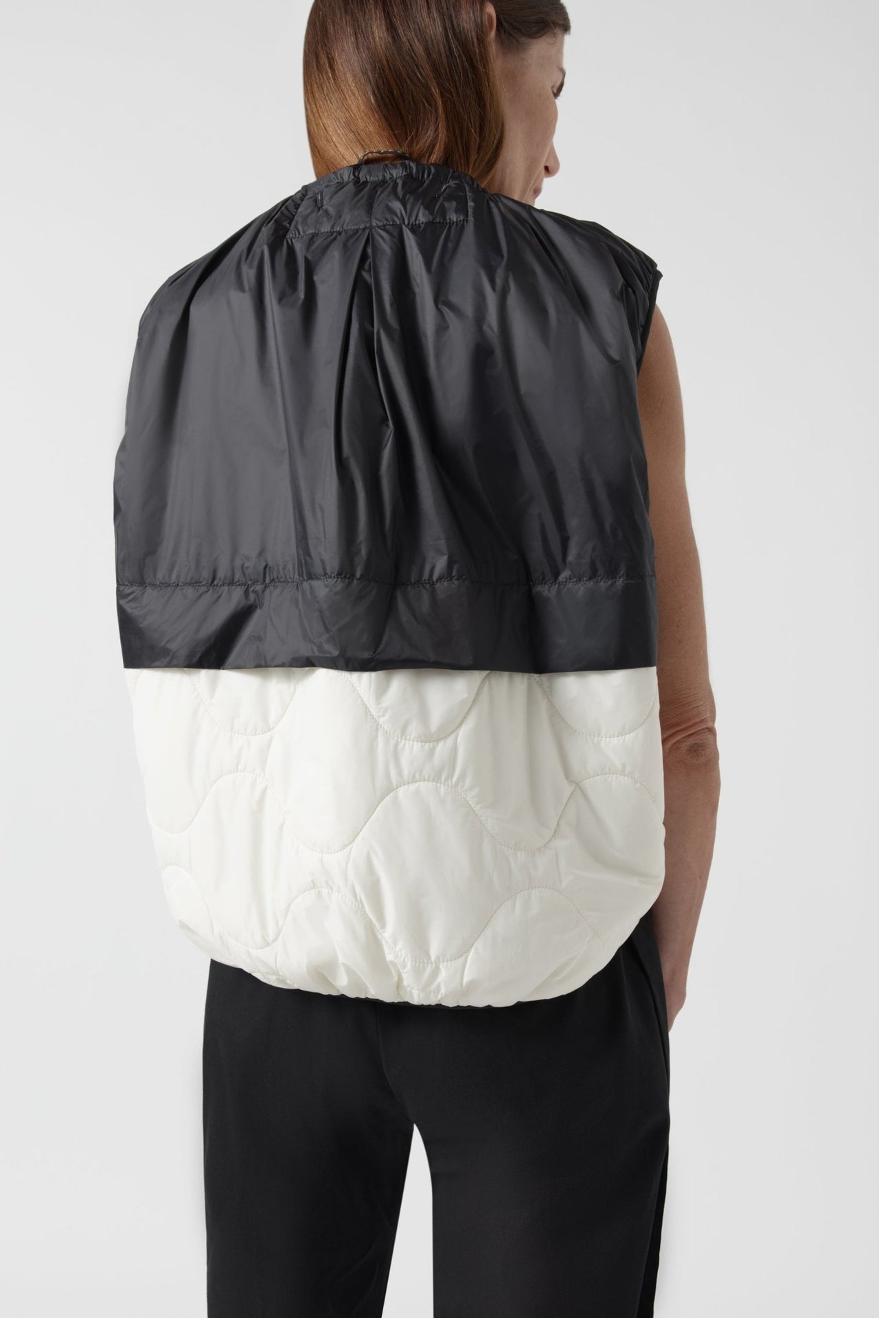 Parachute Quilted Vest - Stone / Black