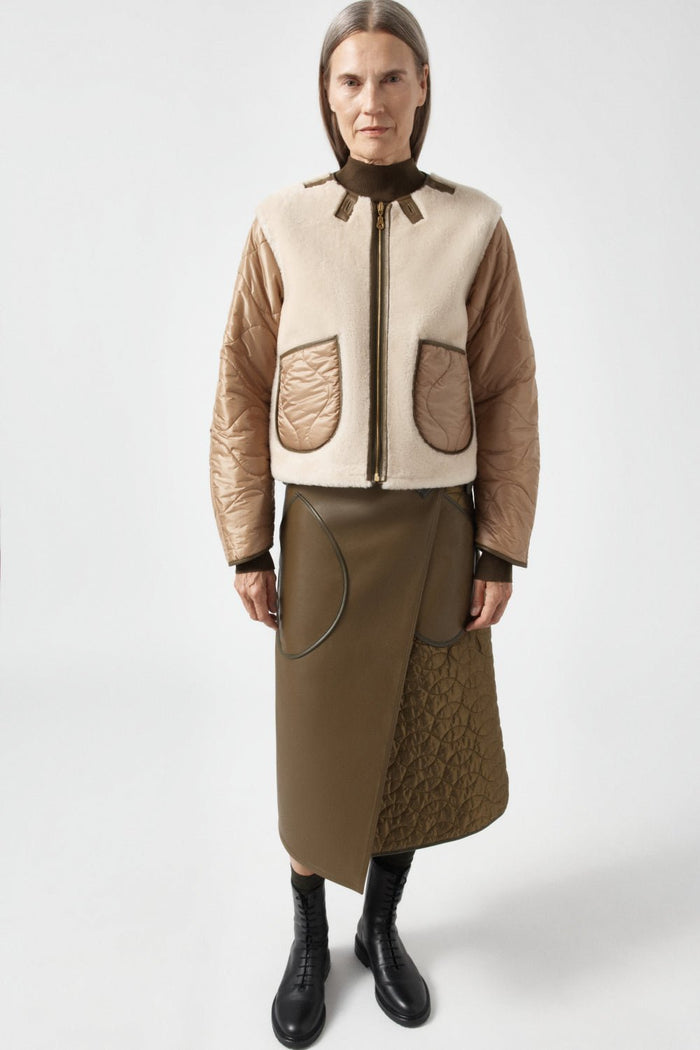 Reverse Model Image