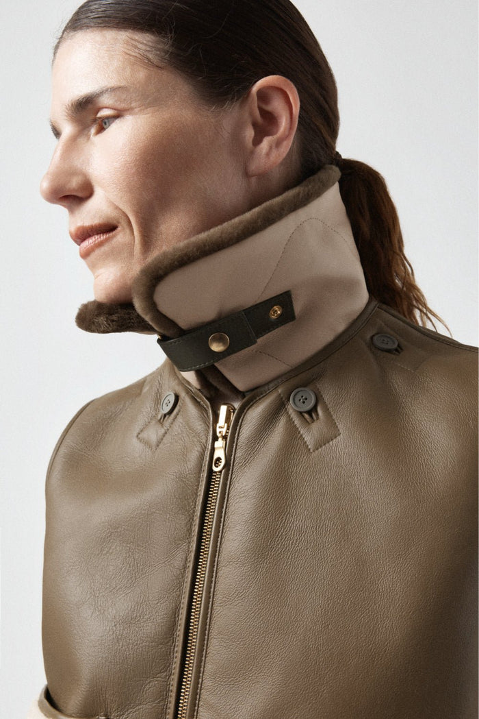 Aviator Shearling Latch Collar - Olive / Stone