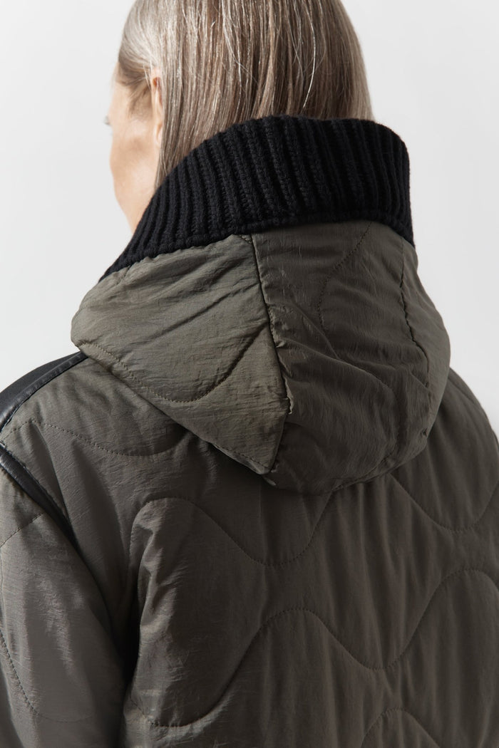 Knitted Hood - Black / Dark Olive