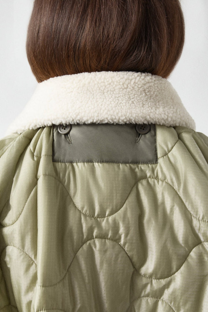 Aviator Shearling Latch Collar - Natural / Orange