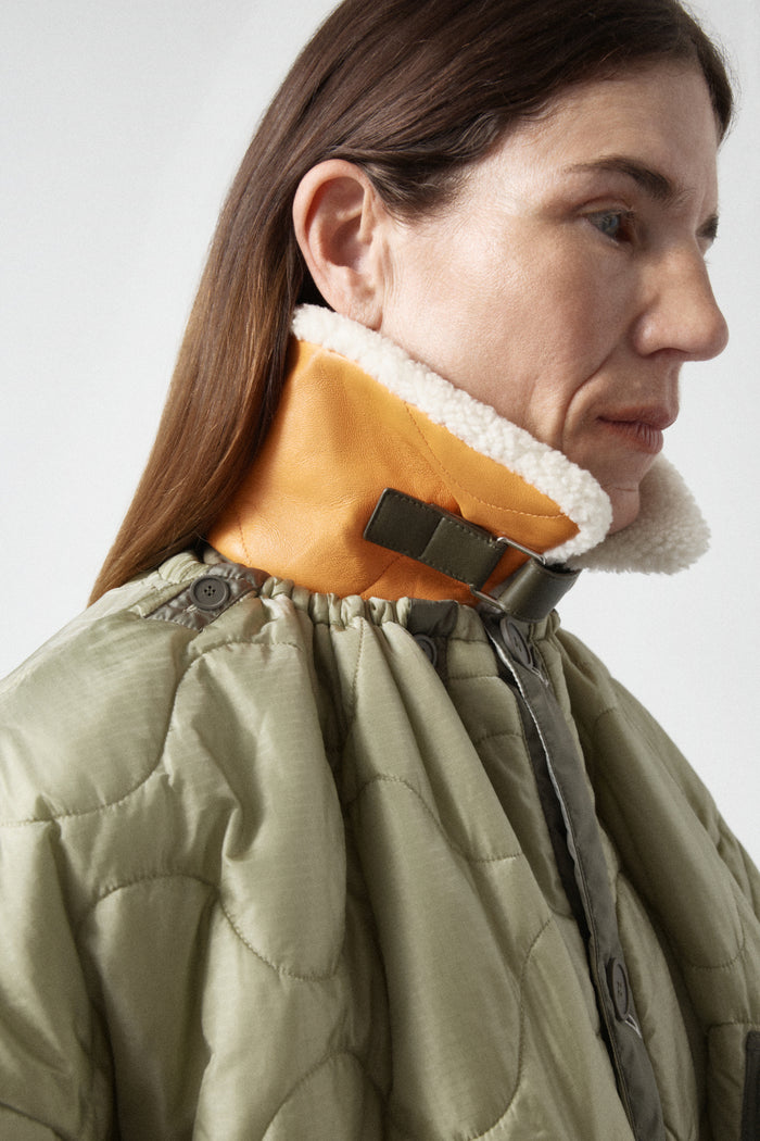 Aviator Shearling Latch Collar - Natural / Orange