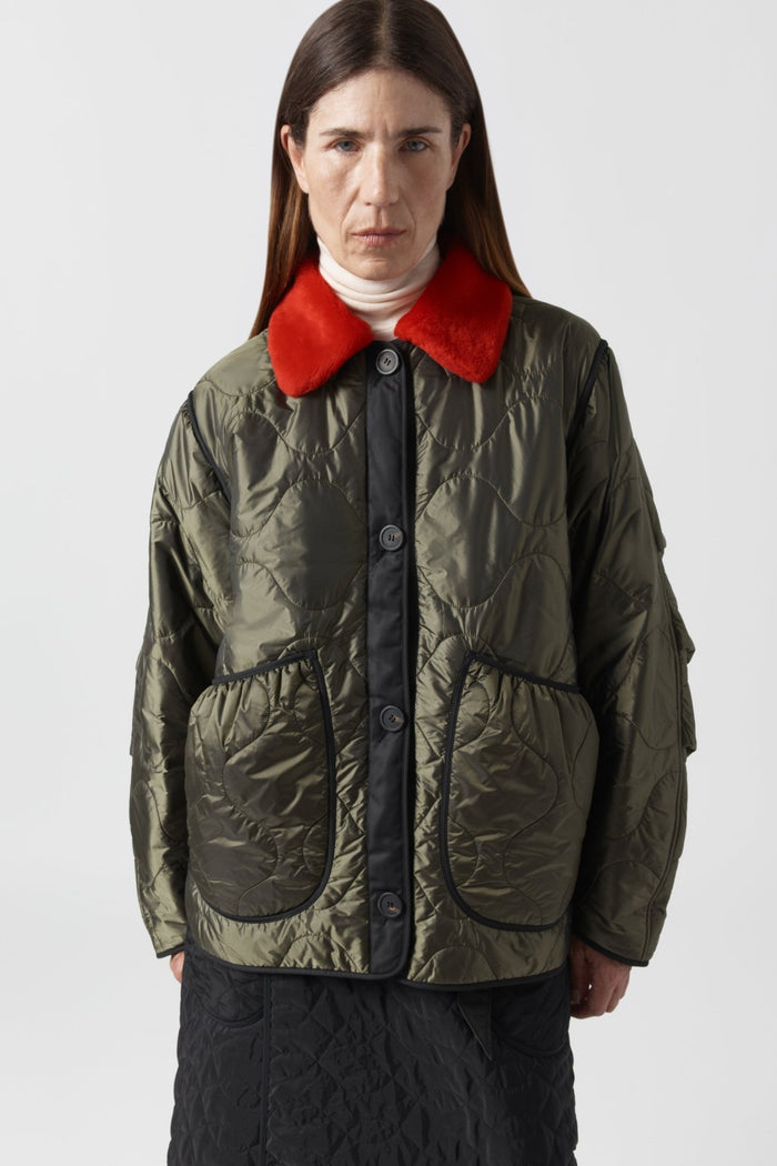 Signature Cropped Quilt - Dark Olive / Stone