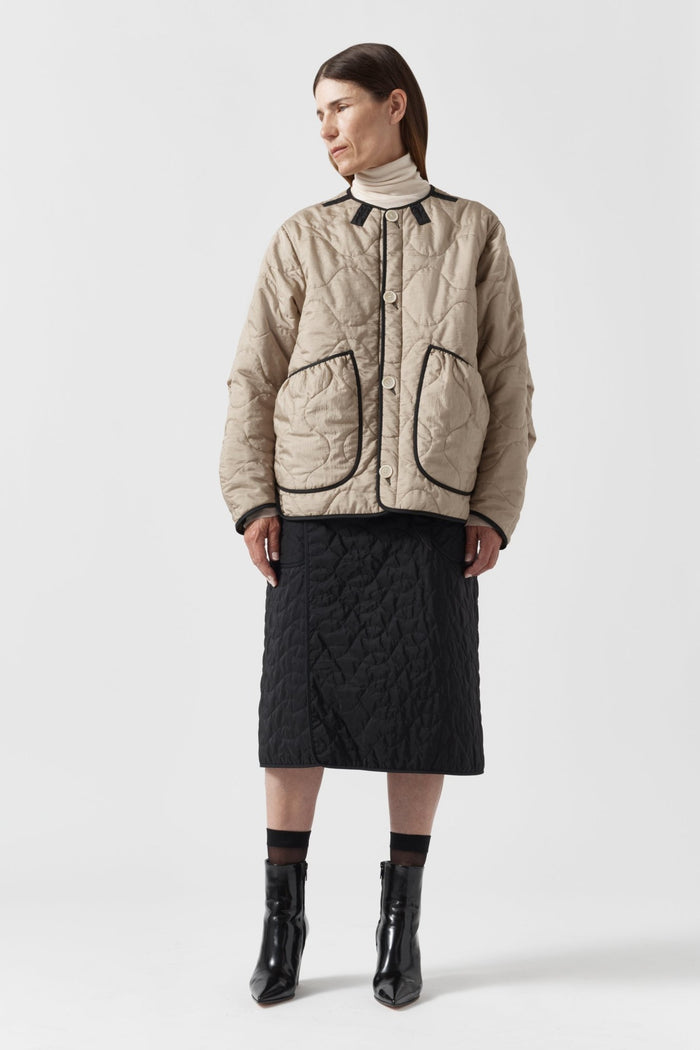 Signature Cropped Quilt - Dark Olive / Stone