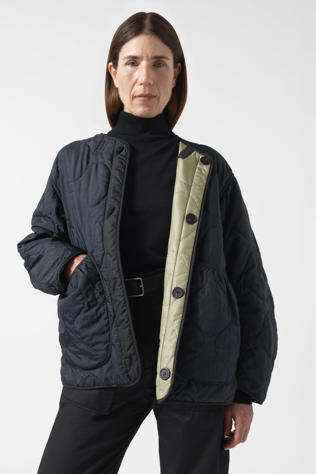 Signature Cropped Quilt - Navy / Pale Sage