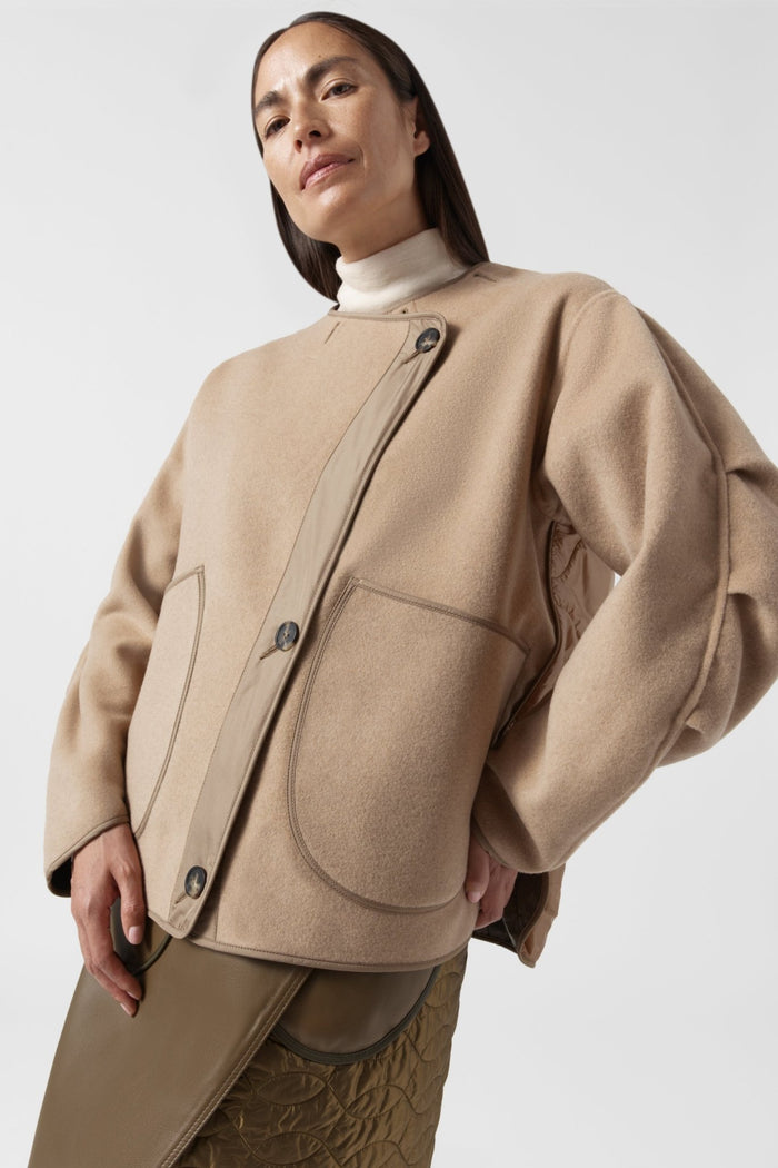 Signature Wool Peacoat - Camel / Raisin