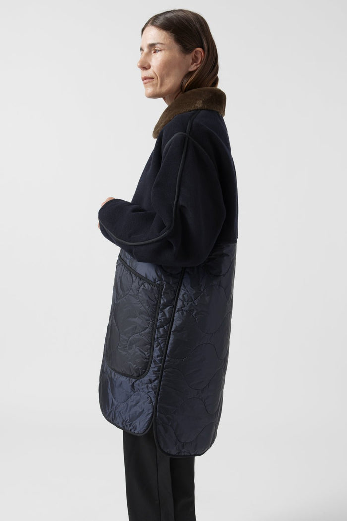 Signature Colourblock Wool Quilt - Navy / Black