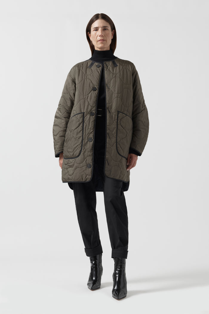 Signature Quilt - Navy / Dark Olive