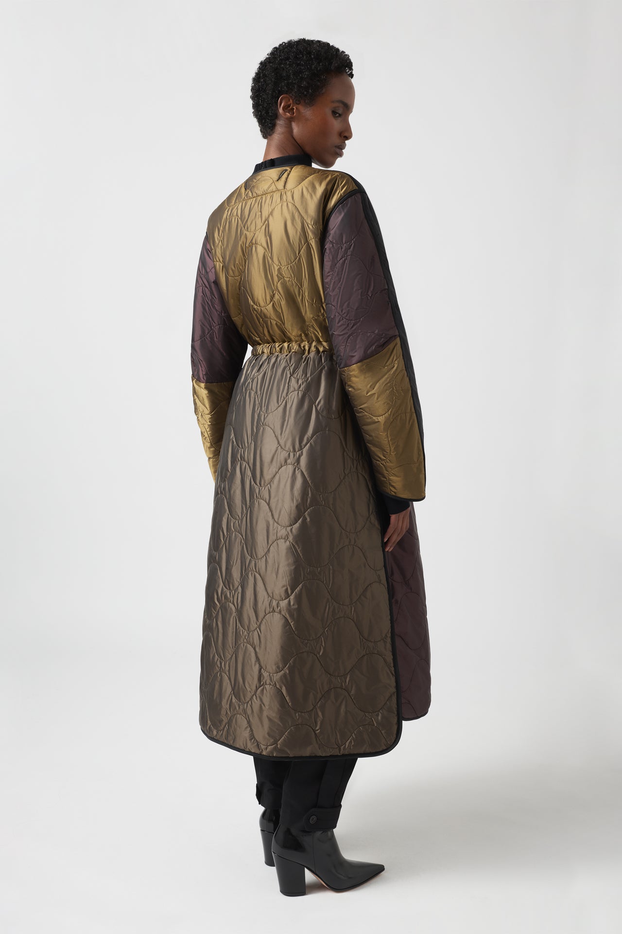 Signature Patchwork Long Quilt - Black / Antique Gold