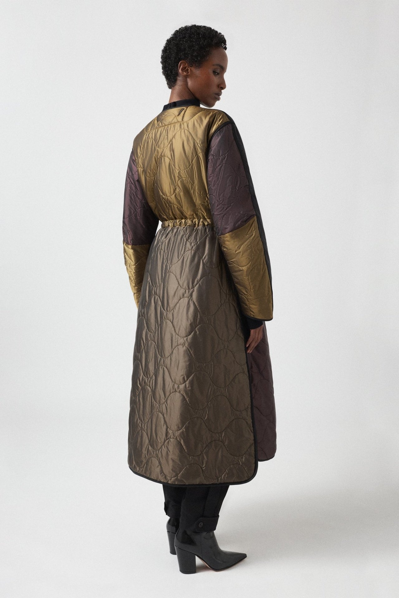 Signature Patchwork Long Quilt - Black / Antique Gold