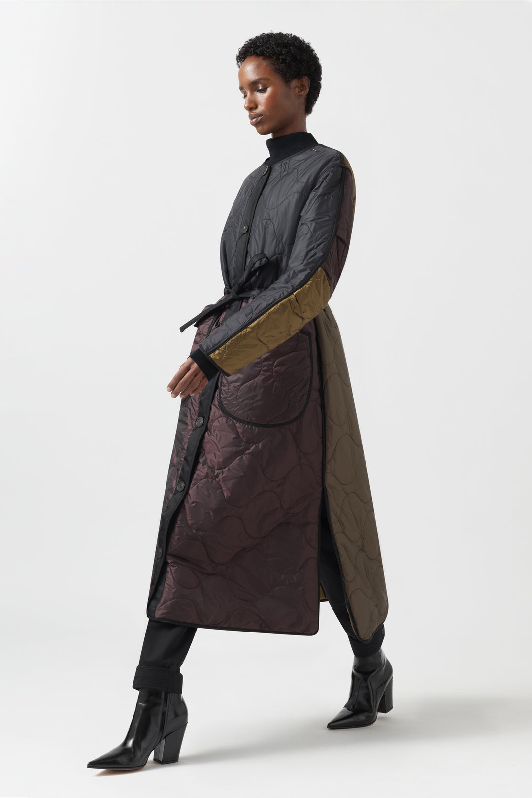 Signature Patchwork Long Quilt - Black / Antique Gold