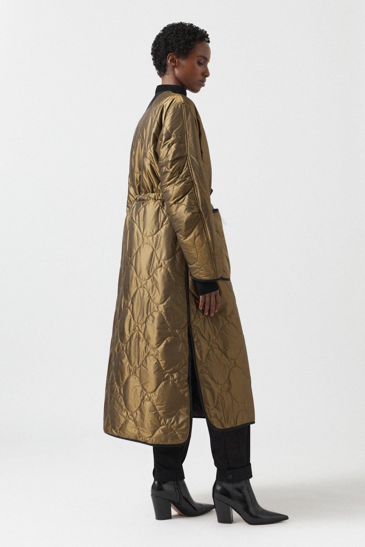 Signature Patchwork Long Quilt - Black / Antique Gold