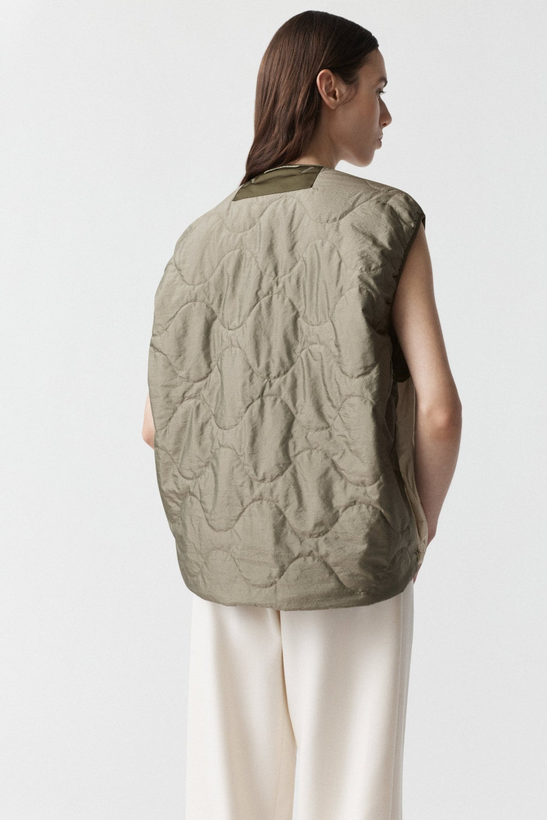 Parachute Silk Nylon Vest - Pale Olive / Oyster