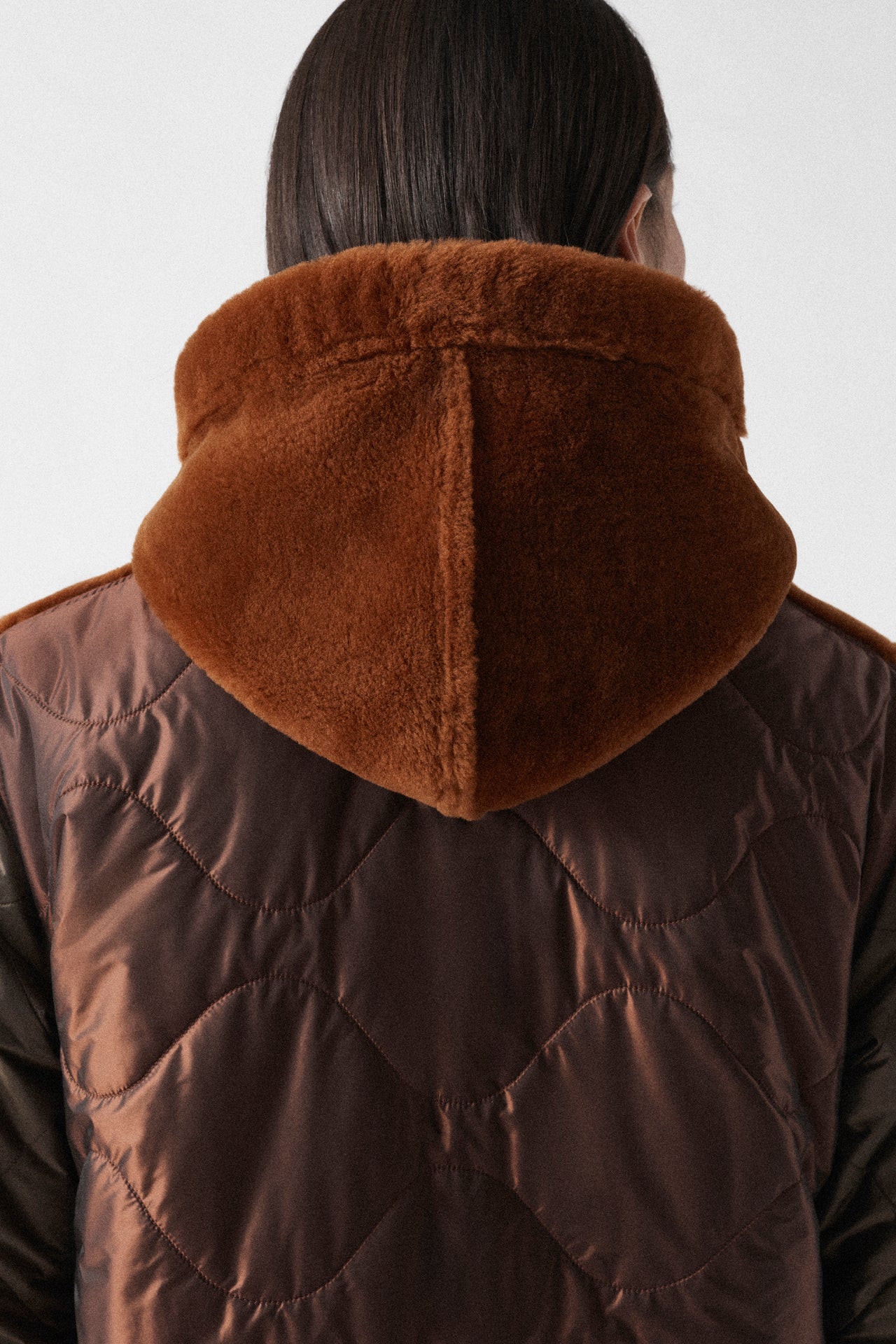 Shearling Close Fit Hood - Dark Brown / Amber