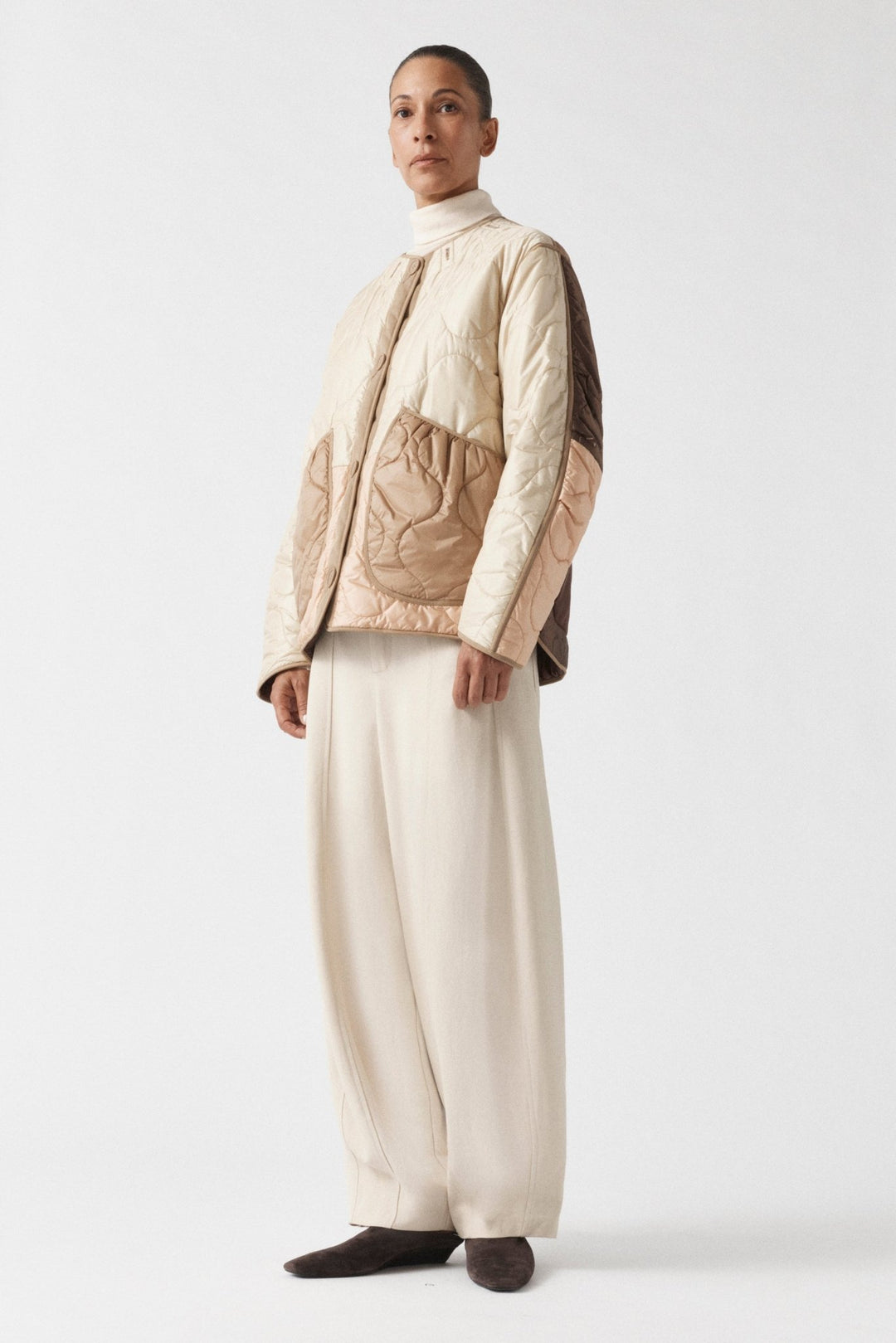 Signature Patchwork Cropped Quilt - Oyster / Dark Sienna