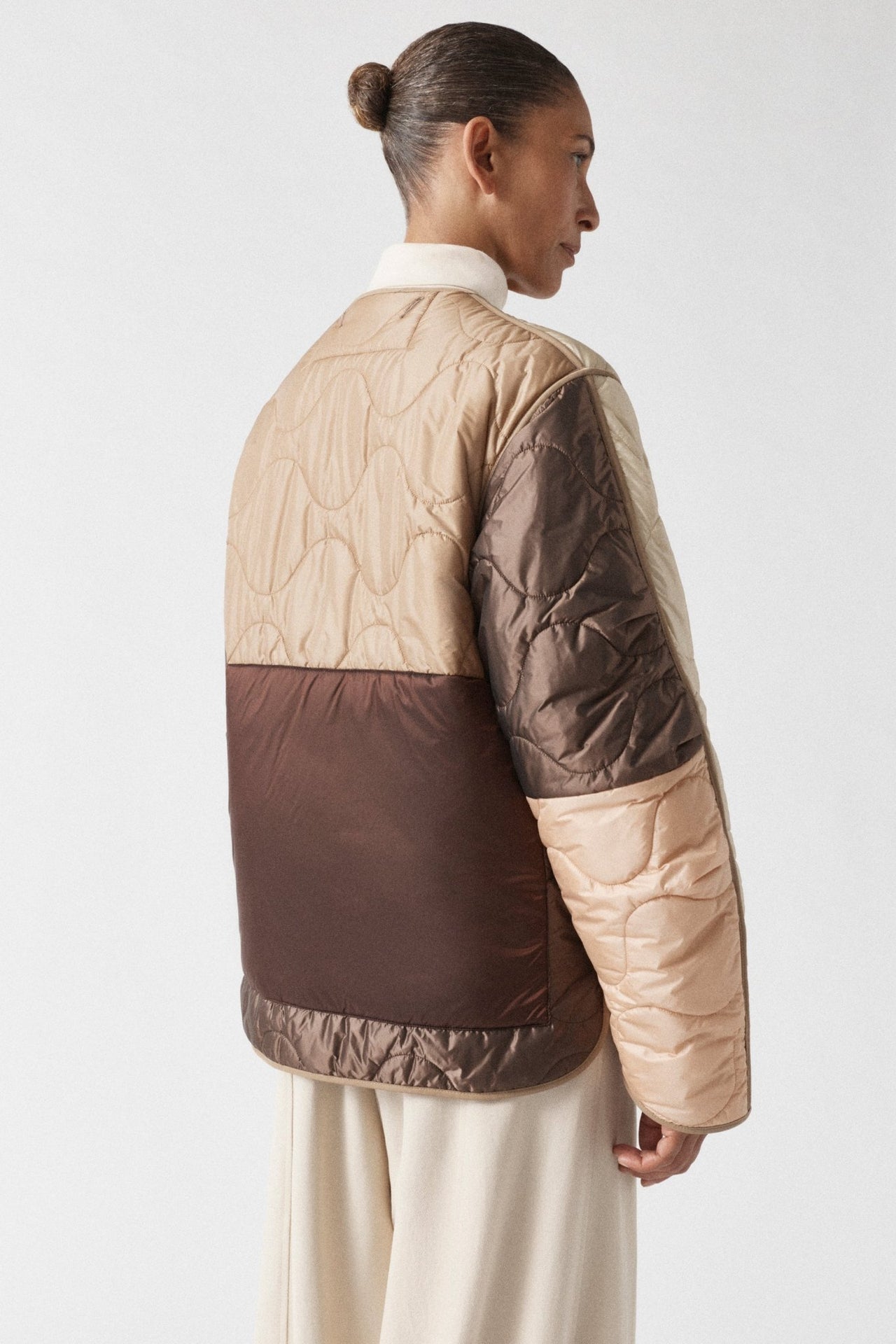 Signature Patchwork Cropped Quilt - Oyster / Dark Sienna