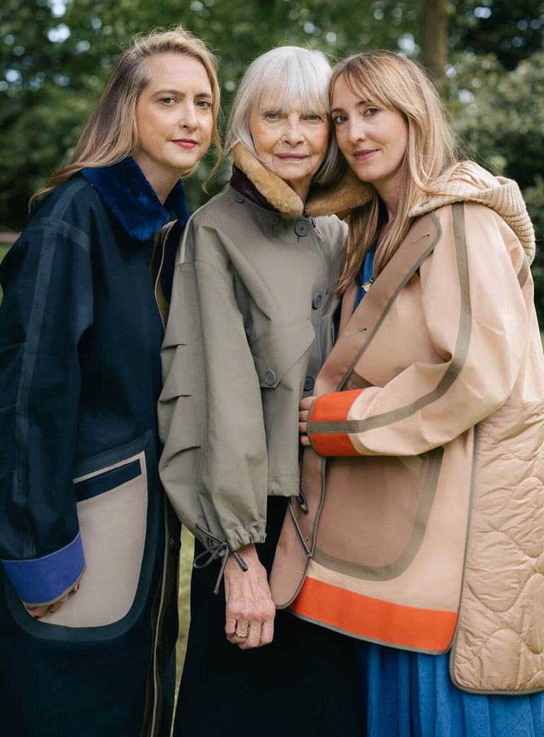 Jan De Villeneuve and her daughters Daisy and Poppy